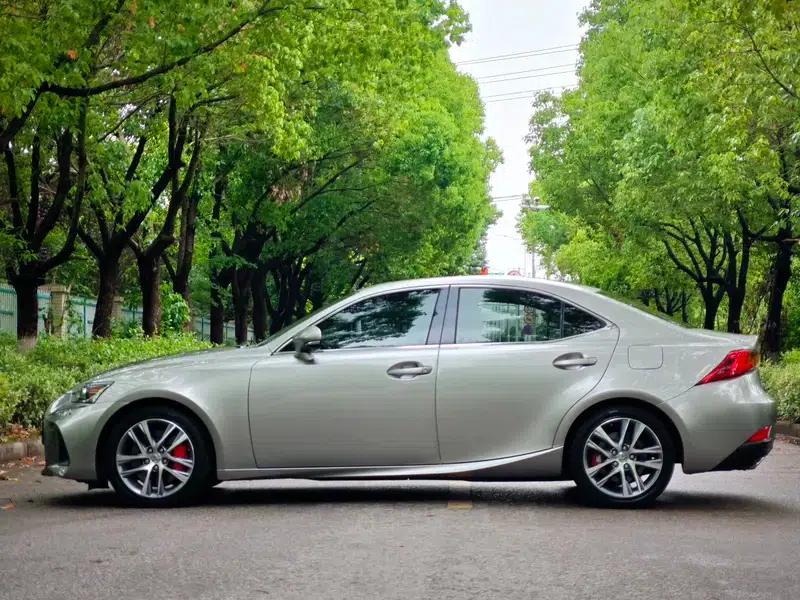 Lexus IS 2017 300 Leading Edition — миниатюра 4