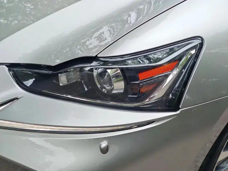 Lexus IS 2017 300 Leading Edition — миниатюра 8