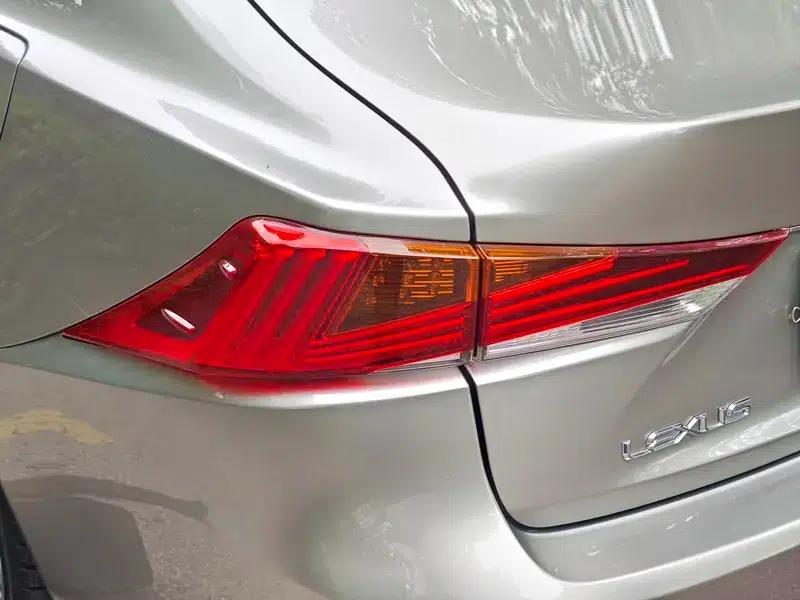 Lexus IS 2017 300 Leading Edition — миниатюра 9
