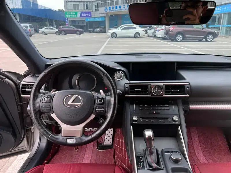 Lexus IS 2017 300 F SPORT Edition — миниатюра 16