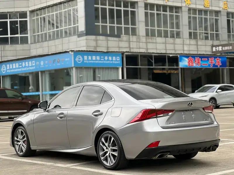 Lexus IS 2017 300 F SPORT Edition — миниатюра 4