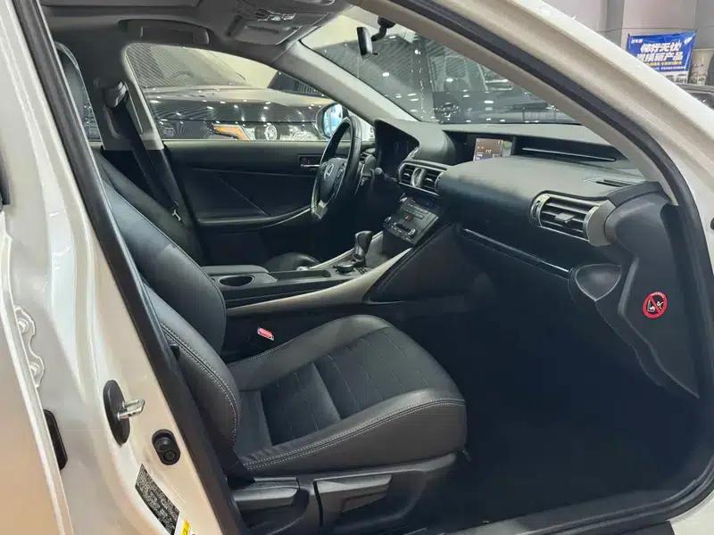 Lexus IS 2015 200t Leading Edition — миниатюра 11