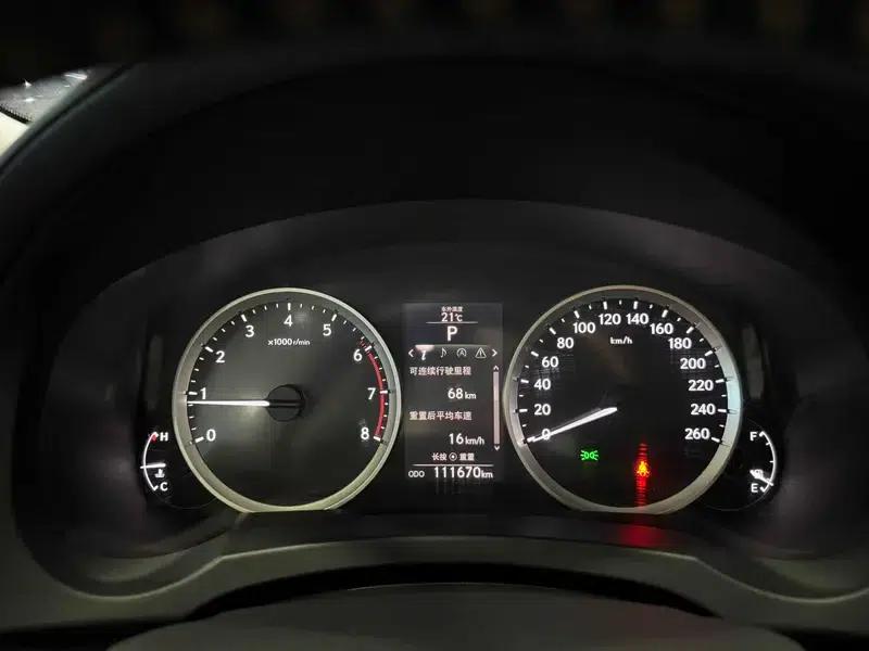 Lexus IS 2015 200t Leading Edition — миниатюра 9