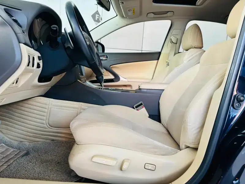Lexus IS 2011 250 Sport Edition — миниатюра 18