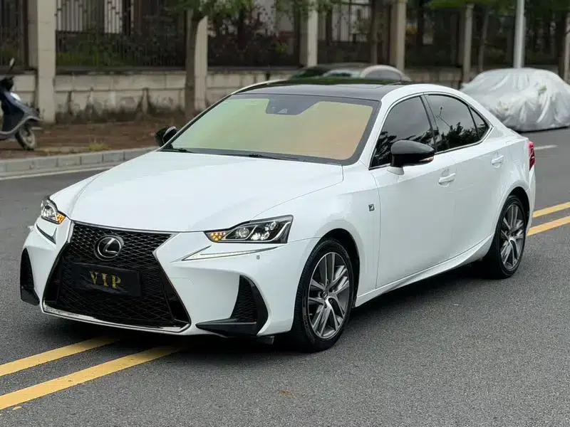 Lexus IS 2017 300 F SPORT Edition — миниатюра 1