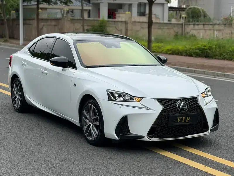 Lexus IS 2017 300 F SPORT Edition — миниатюра 2