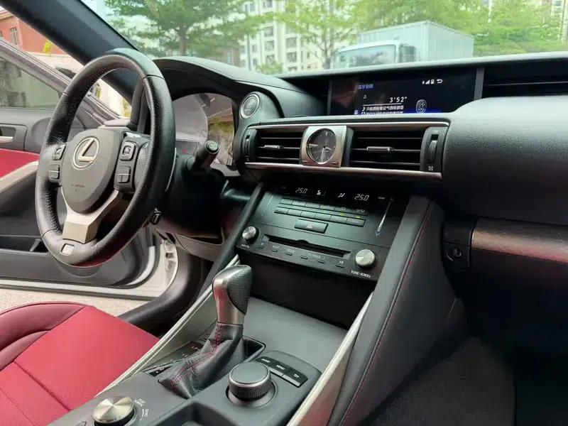 Lexus IS 2017 300 F SPORT Edition — миниатюра 6