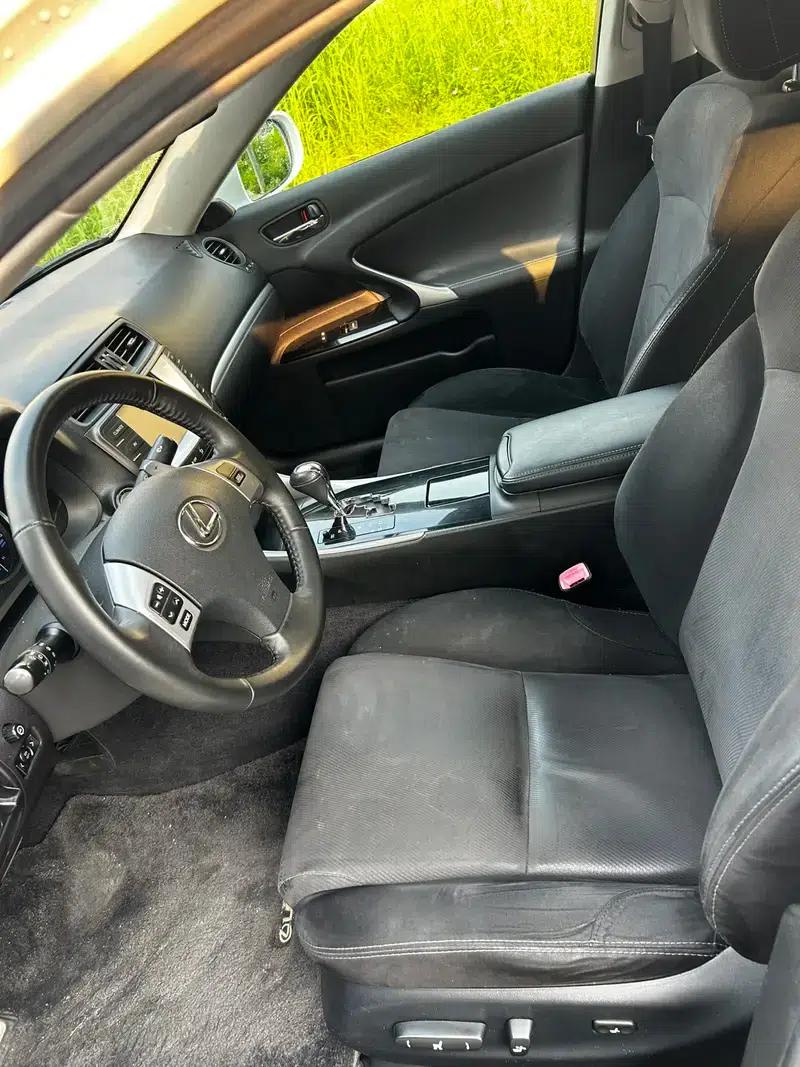 Lexus IS 2011 250 Sport Edition — миниатюра 9
