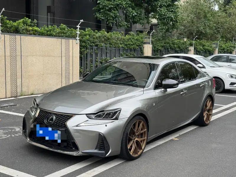 Lexus IS 2017 300 F SPORT Edition — миниатюра 1