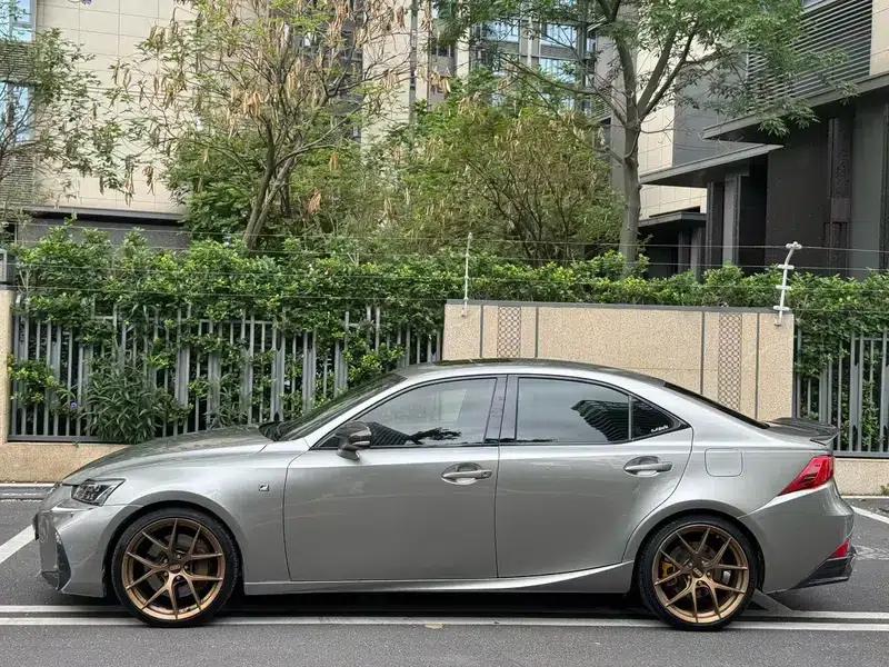 Lexus IS 2017 300 F SPORT Edition — миниатюра 3