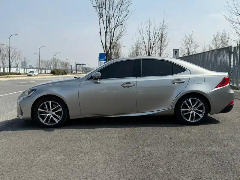 Lexus IS 2017 300 Leading Edition — миниатюра 4