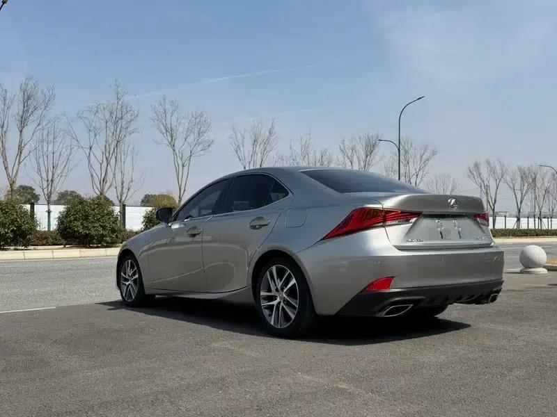 Lexus IS 2017 300 Leading Edition — миниатюра 5