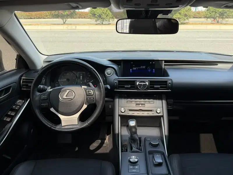 Lexus IS 2017 300 Leading Edition — миниатюра 9