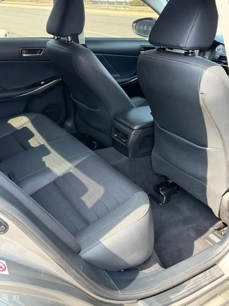 Lexus IS 2017 300 Leading Edition — миниатюра 10
