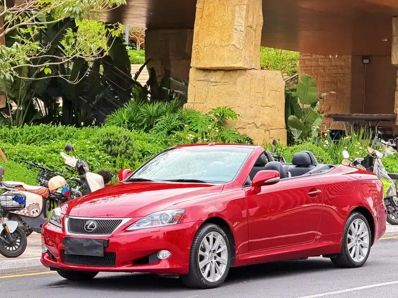 Lexus IS 2011 250C — миниатюра 1