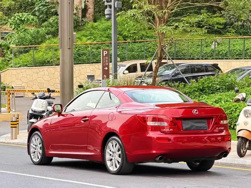 Lexus IS 2011 250C — миниатюра 8
