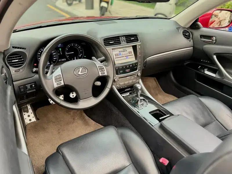 Lexus IS 2011 250C — миниатюра 10