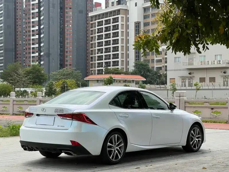 Lexus IS 2017 300 Leading Edition — миниатюра 6