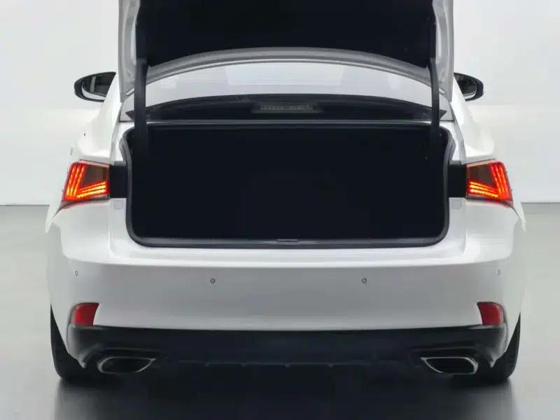Lexus IS 2015 200t Leading Edition — миниатюра 18