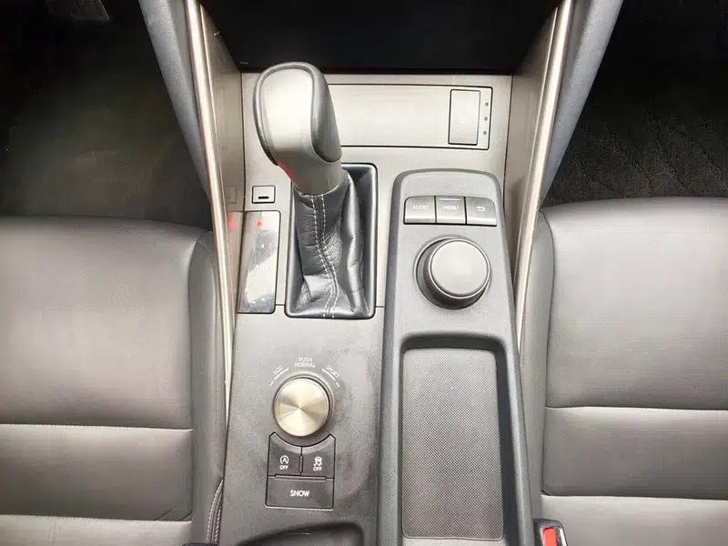 Lexus IS 2017 300 Sport Edition — миниатюра 18