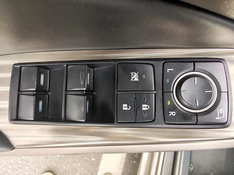 Lexus IS 2017 300 Sport Edition — миниатюра 32