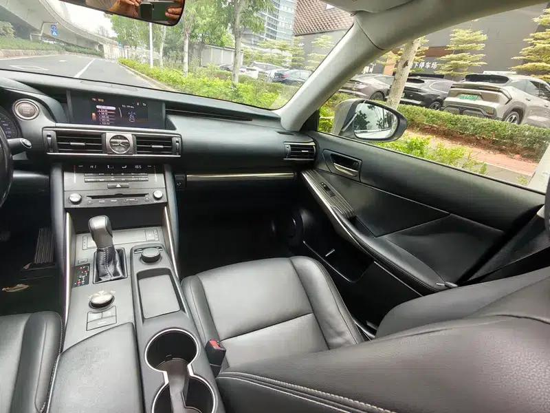 Lexus IS 2017 300 Sport Edition — миниатюра 34