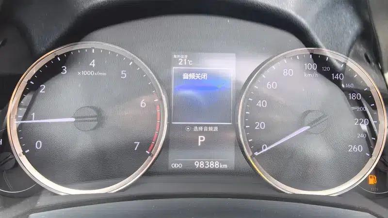 Lexus IS 2017 300 Leading Edition — миниатюра 13