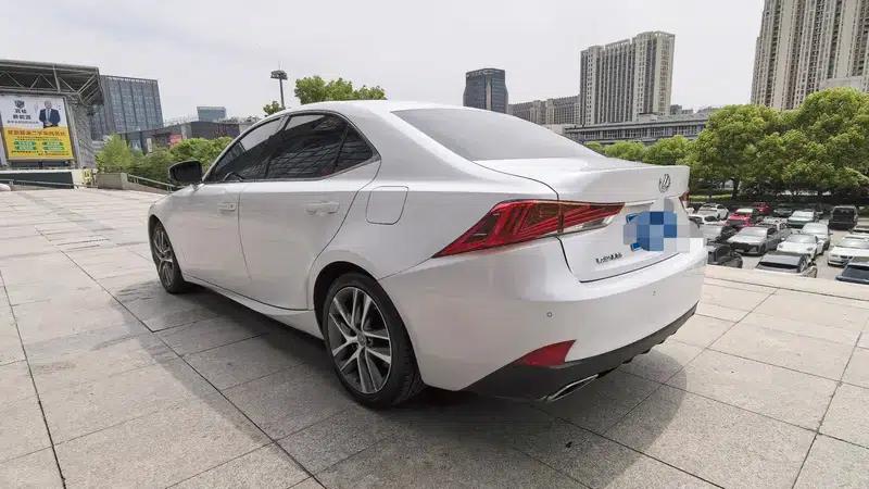 Lexus IS 2017 300 Leading Edition — миниатюра 5