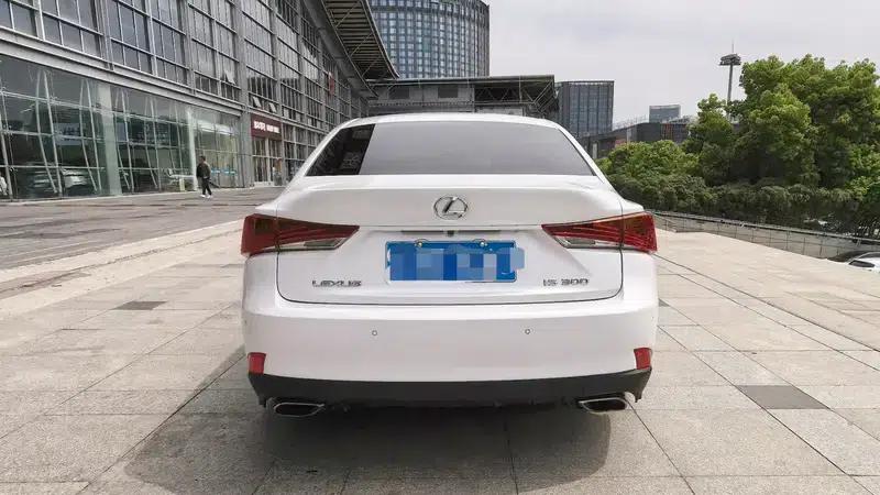 Lexus IS 2017 300 Leading Edition — миниатюра 6