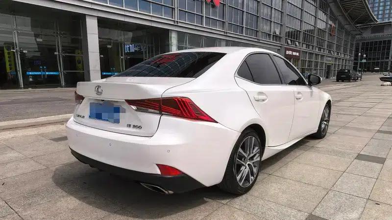 Lexus IS 2017 300 Leading Edition — миниатюра 7