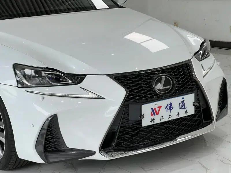 Lexus IS 2017 300 F SPORT Edition — миниатюра 11