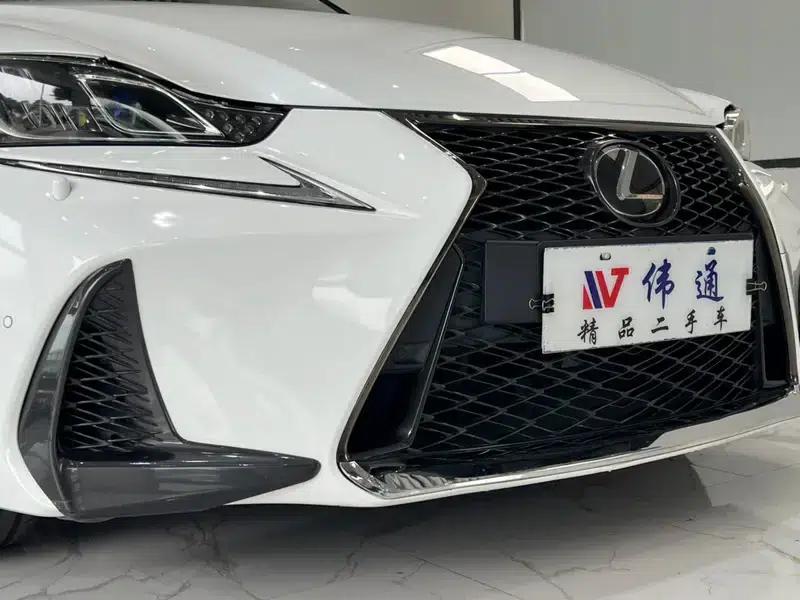 Lexus IS 2017 300 F SPORT Edition — миниатюра 13