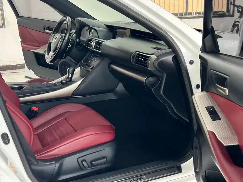 Lexus IS 2017 300 F SPORT Edition — миниатюра 14
