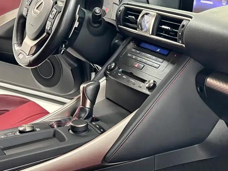 Lexus IS 2017 300 F SPORT Edition — миниатюра 18