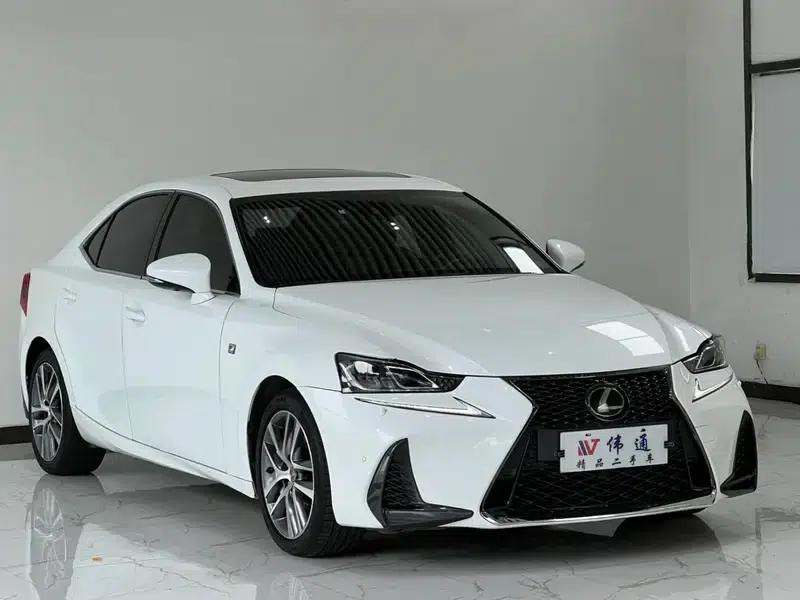 Lexus IS 2017 300 F SPORT Edition — миниатюра 3