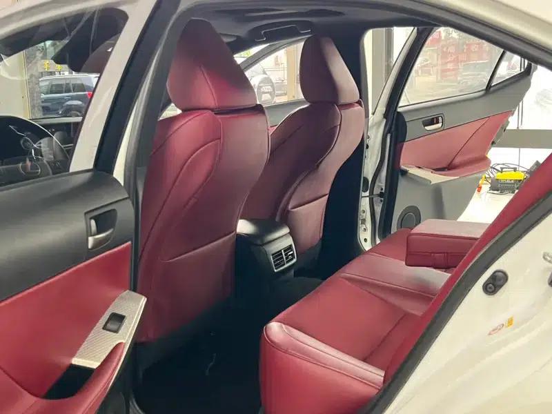 Lexus IS 2017 300 F SPORT Edition — миниатюра 24