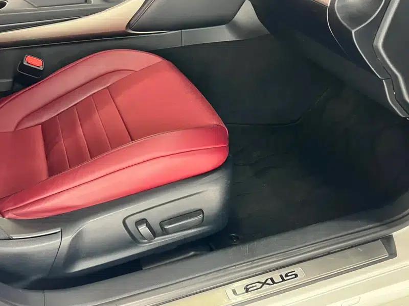 Lexus IS 2017 300 F SPORT Edition — миниатюра 25