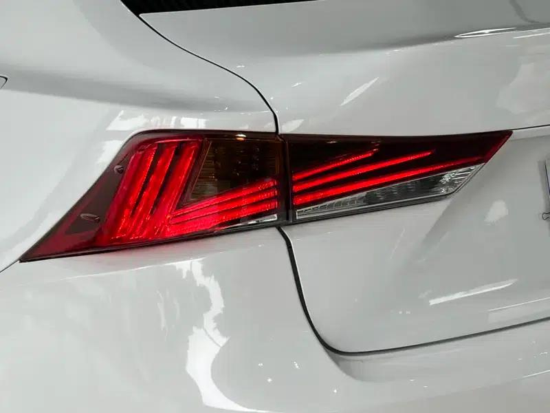 Lexus IS 2017 300 F SPORT Edition — миниатюра 9