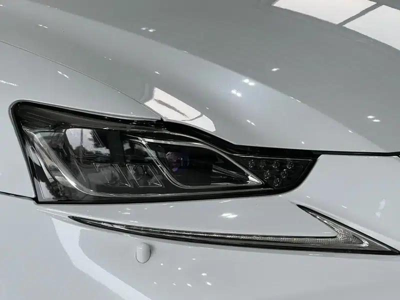 Lexus IS 2017 300 F SPORT Edition — миниатюра 10