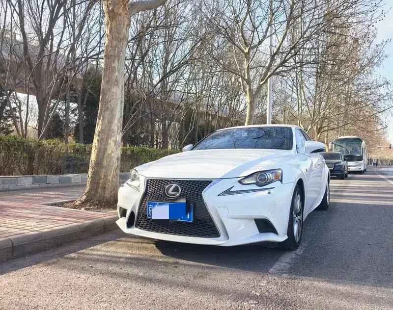 Lexus IS 2015 200t F SPORT — миниатюра 1