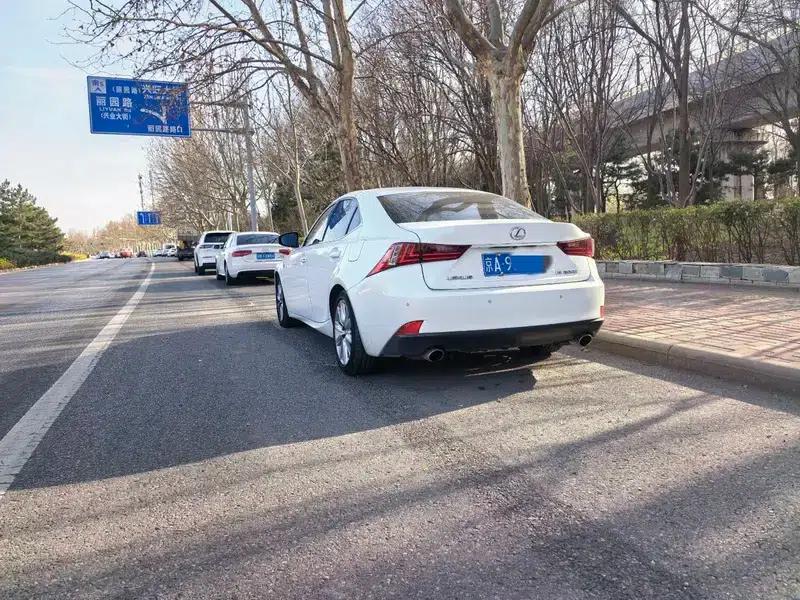 Lexus IS 2015 200t F SPORT — миниатюра 4
