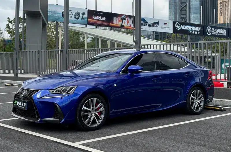 Lexus IS 2017 300 F SPORT Edition — миниатюра 1