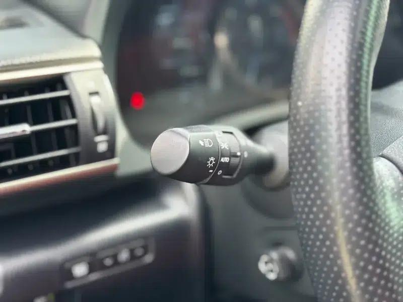 Lexus IS 2017 300 F SPORT Edition — миниатюра 18
