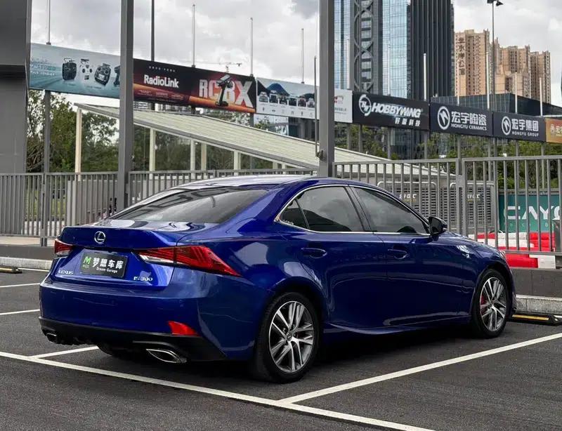 Lexus IS 2017 300 F SPORT Edition — миниатюра 7