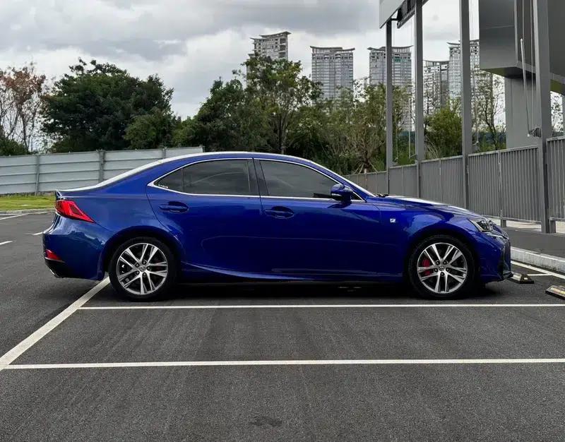 Lexus IS 2017 300 F SPORT Edition — миниатюра 8