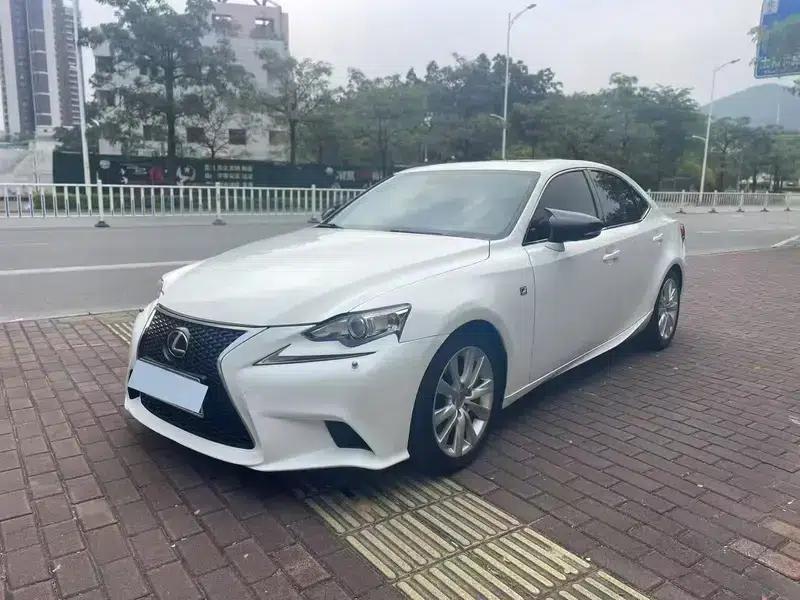 Lexus IS 2015 200t F SPORT — миниатюра 1