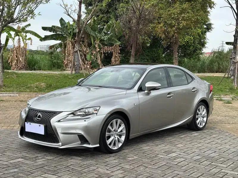 Lexus IS 2015 200t F SPORT — миниатюра 1