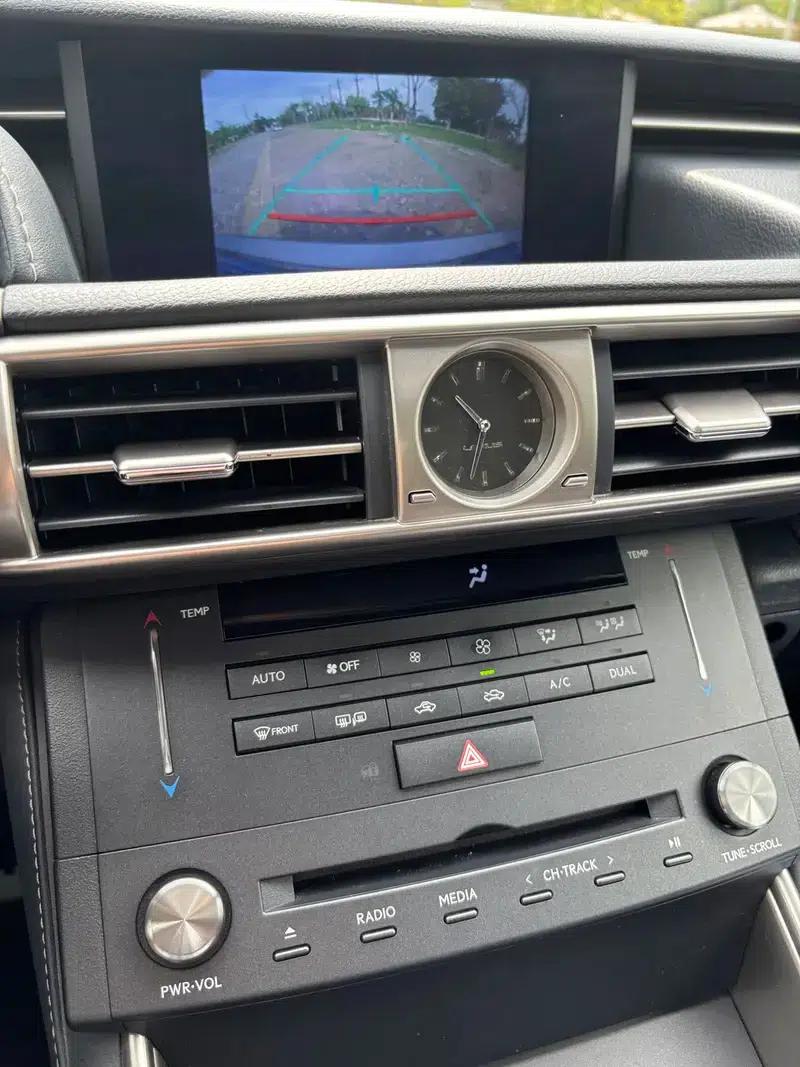 Lexus IS 2015 200t F SPORT — миниатюра 10