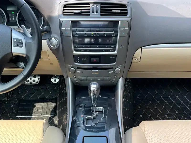Lexus IS 2011 250 Sport Edition — миниатюра 8