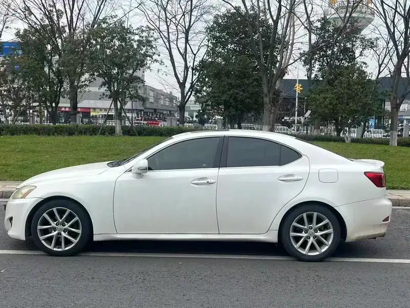 Lexus IS 2011 250 Sport Edition — миниатюра 4